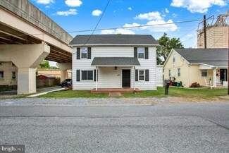 704 Square St, Mount Joy, PA 17552