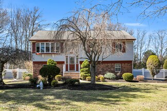 95 N Leonard Ave, Middletown Township, NJ 07737