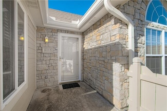 6115 NE Kensington Dr, Lees Summit, MO 64064