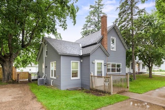 35 Hickory St N, Lester Prairie, MN 55354