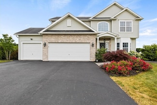 19 Blaydon Loop, West Henrietta, NY 14586