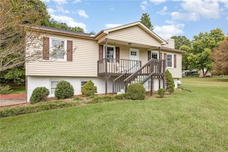 2705 Bethel Ct, Winston Salem, NC 27127