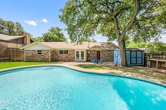 1814 Mary Dr, Euless, TX 76040