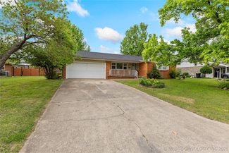 808 W 23rd St, Ada, OK 74820