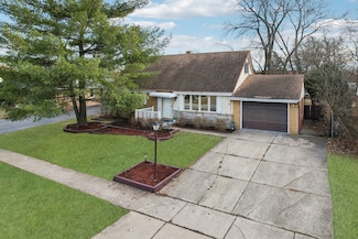 6853 Olympic Dr, Bridgeview, IL 60455