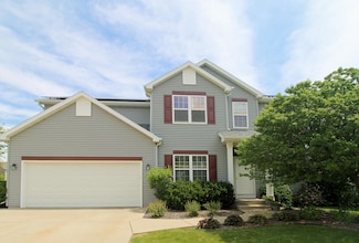 846 Chisholm Ln, Port Washington, WI 53074