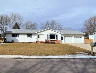 904 5th Ave SE, Pipestone, MN 56164
