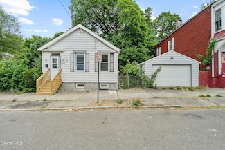 372 9th St, Troy, NY 12180