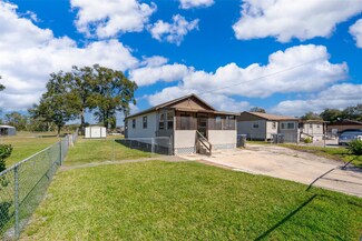 6781 Willow St, Mount Dora, FL 32757