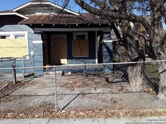819 W Poplar St, San Antonio, TX 78212