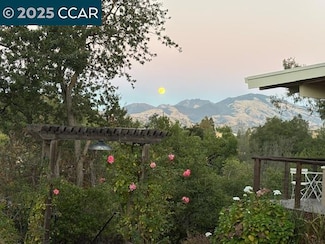 20 Boulevard Ct Unit B, Walnut Creek, CA 94595