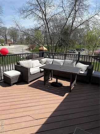 28 Center Court Dr Unit 742, Pawhuska Township, MO 65049