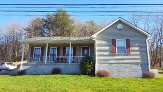 106 Cadle Ln, Mount Hope, WV 25880