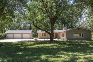 10 Hillcrest Dr, Hutchinson, KS 67502