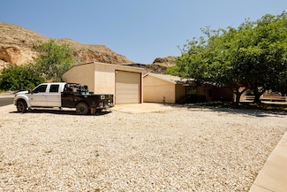845 S 80 W, Hurricane, UT 84737