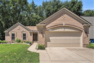 8191 Creekside Dr, Westland, MI 48185