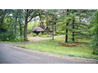 11300 Park Ridge Dr W, Hopkins, MN 55305