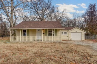 2723 W Latoka St, Springfield, MO 65807