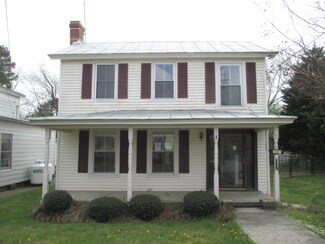 227 Wilson Ave, Wakefield, VA 23888