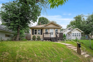 560 Gotzian St, Saint Paul, MN 55106