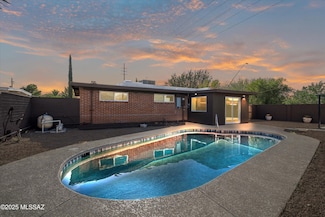 7901 E Winnepeg Dr, Tucson, AZ 85730