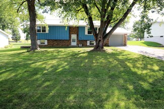203 N East St, Hudson, IL 61748