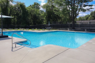2 Village Hill Ln Unit 3, Natick, MA 01760