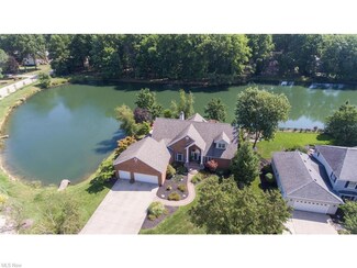 273 Hollythorn Dr, Copley, OH 44321