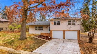 420 Terrace Rd, Iowa City, IA 52245