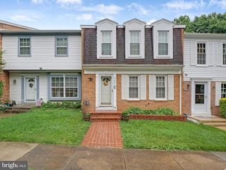 7807 Groveland Square, Springfield, VA 22153