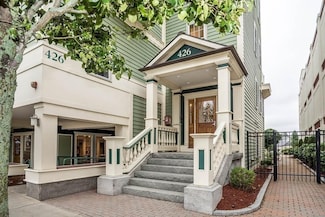 426 Main St Unit 203, Stoneham, MA 02180