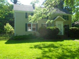 107 Grace Ln, Fox River Grove, IL 60021