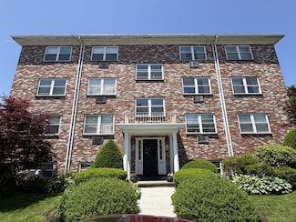 59 Prospect St Unit B2, Marblehead, MA 01945