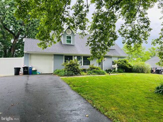 16 Quest Rd, Levittown, PA 19057