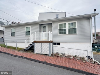 5 Water St, Minersville, PA 17954