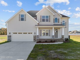 2622 Winsford Dr, Grimesland, NC 27837
