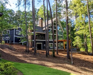 437 Peninsula Rd, West Union, SC 29696