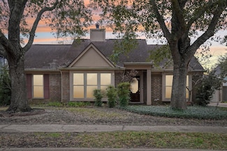 3906 Fernwood Dr, Pearland, TX 77584