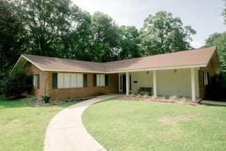 1005 W 5th St, Bogalusa, LA 70427