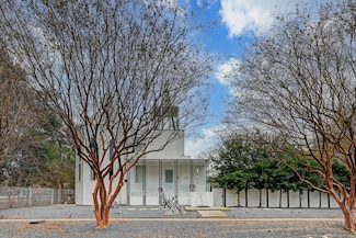 2200 Harvard St, Houston, TX 77008