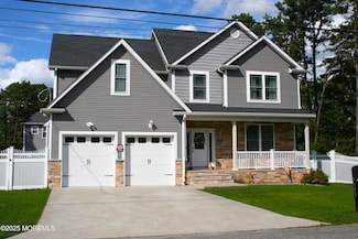 1301 Amsterdam Ave, Toms River, NJ 08757