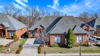 329 Lanai Ct, Louisville, KY 40245