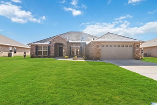 225 Dawsons Cove Dr, Alabaster, AL 35007
