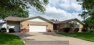 4301 Stratford Place, Grand Island, NE 68803