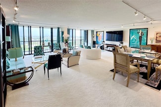 2480 Presidential Way Unit 9040, West Palm Beach, FL 33401