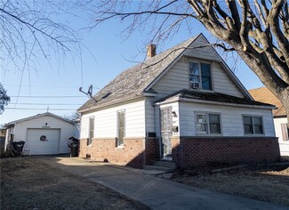 210 Cronkhite Ave, Danville, IL 61832