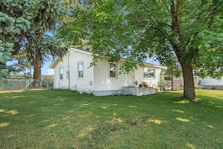611 E Mill St, Latah, WA 99018