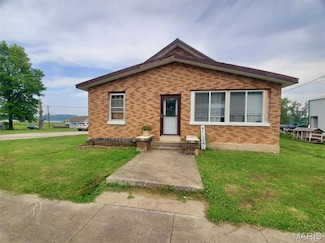 218 N Main St, La Grange, MO 63448