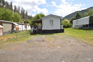 207 Court St, Peck, ID 83545