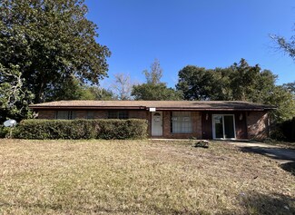 4502 Chantilly Way, Pensacola, FL 32505